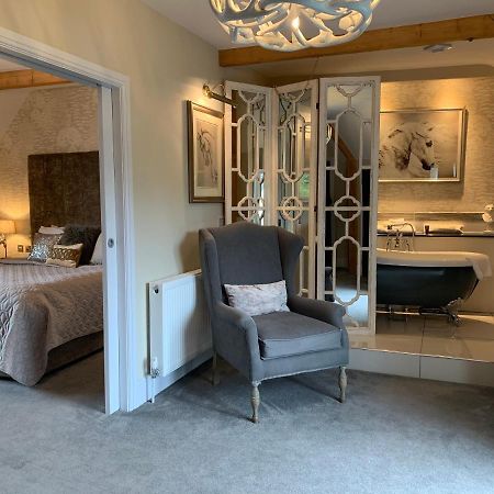 The Wheatsheaf Hotel, סנדבץ' מראה חיצוני תמונה A suite at The Swan