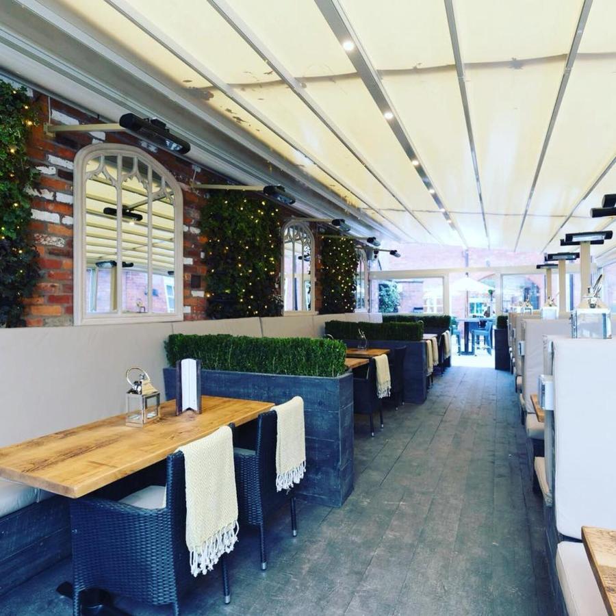 The Wheatsheaf Hotel, סנדבץ' מראה חיצוני תמונה Interior of the restaurant